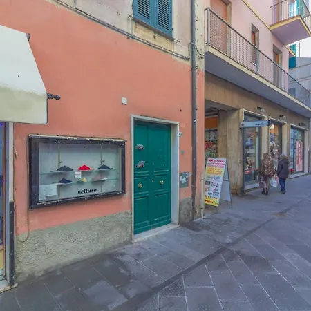 Apartment Casa Di Ale E Fra Comoda In Centro E A Pochi Passi Dalla Rapallo